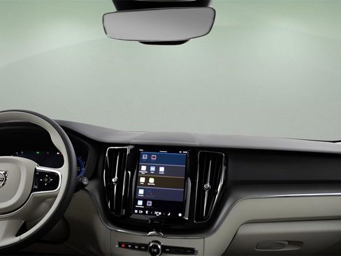 Certified 2025 Volvo XC60 T8 Core w/ Protection Package Premier image 35