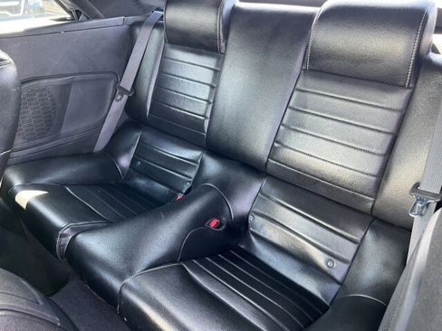 Used 2010 Ford Mustang GT Premium image 9