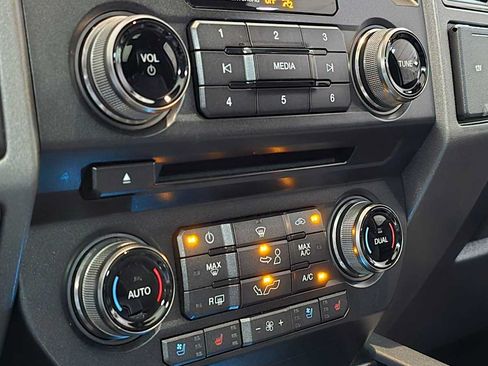 Used 2018 Ford F150 Raptor w/ Equipment Group 802A Luxury AWD/4WD image 34