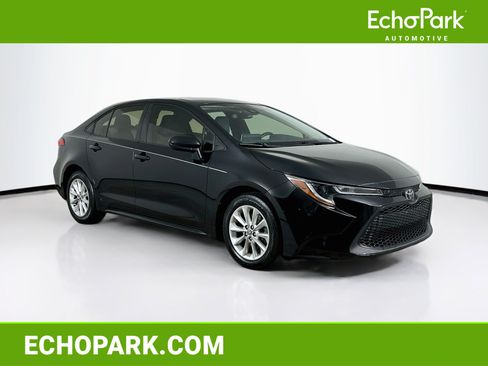 Used 2021 Toyota Corolla LE w/ LE Convenience Package FWD image 1