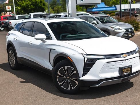Used 2024 Chevrolet Blazer EV LT AWD/4WD image 2