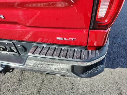 Used 2022 GMC Sierra 1500 SLT w/ SLT Premium Package image 4