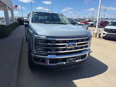 Used 2026 Ford F350 Lariat w/ Lariat Ultimate Package image 3