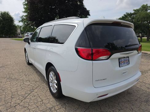 Used 2020 Chrysler Voyager LX w/ Cold Weather Group FWD image 21