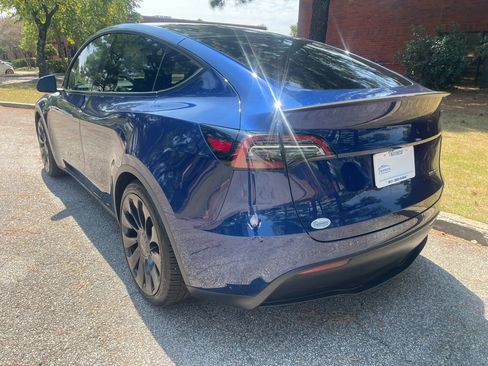 Used 2022 Tesla Model Y Performance AWD/4WD image 3