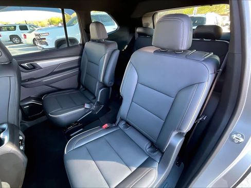 Used 2025 Buick Enclave Preferred image 19