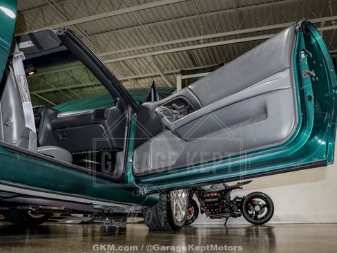 Used 1997 Chevrolet Camaro Z28 RWD image 74