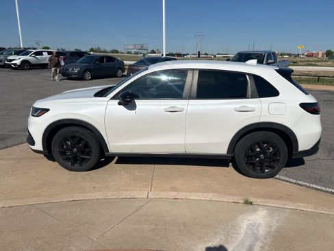 Used 2024 Honda HR-V Sport image 8