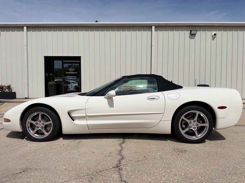 Used 2001 Chevrolet Corvette Convertible w/ Preferred Equipment Group2 RWD image 2