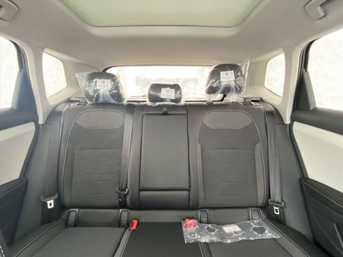 New 2026 Volkswagen Taos SE image 11