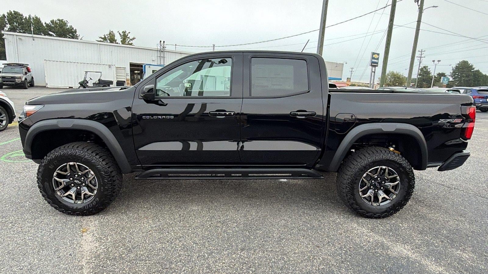 New 2026 Chevrolet Colorado ZR2 w/ Technology Package AWD/4WD image 12