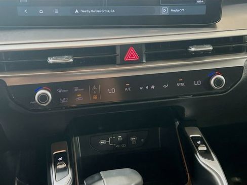 Used 2024 Kia Sorento S image 16