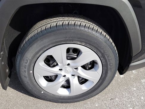 Used 2025 Toyota RAV4 LE image 5