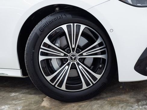 Used 2024 Mercedes-Benz E 350 4MATIC Sedan image 28