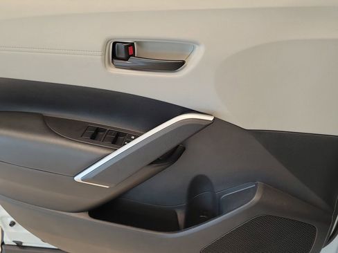 Certified 2025 Toyota Corolla Cross L image 14