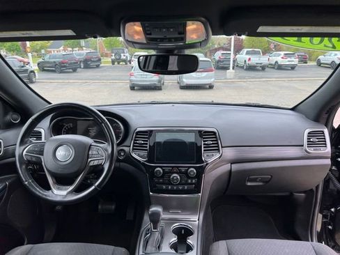 Certified 2019 Jeep Grand Cherokee Laredo AWD/4WD image 16