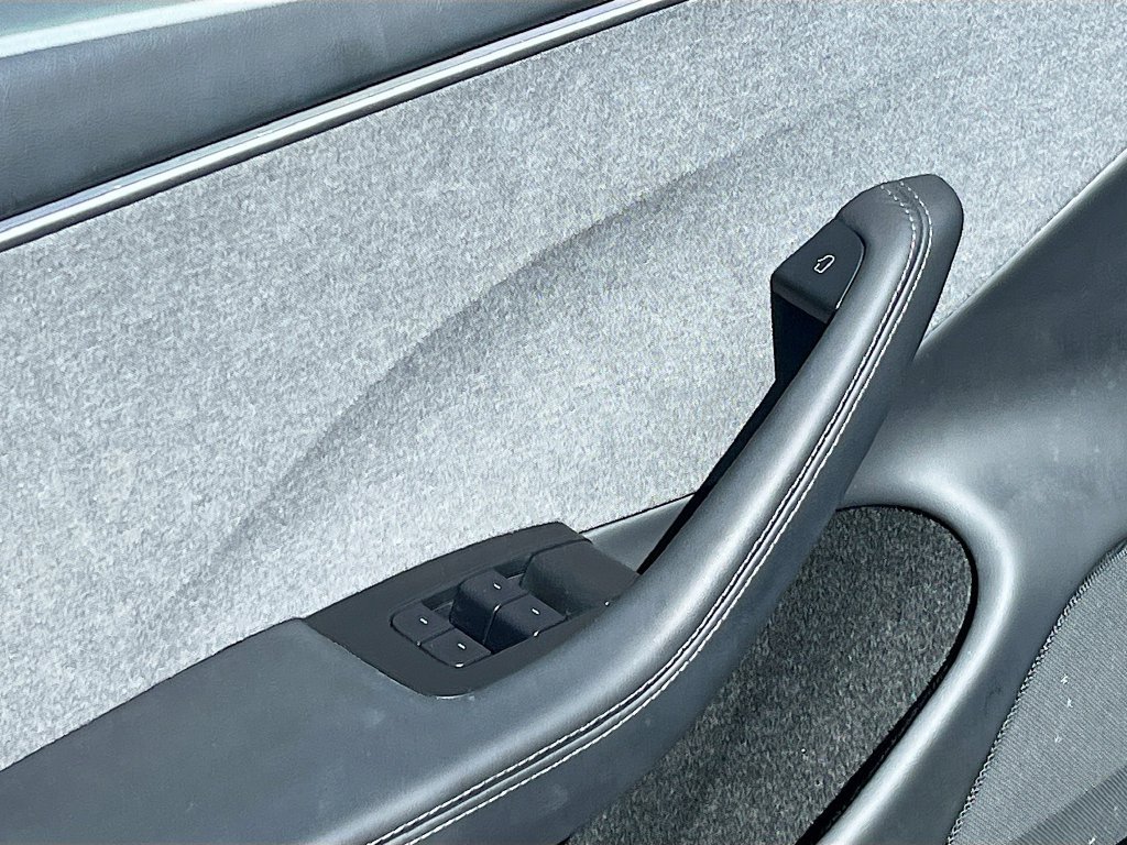 Used 2025 Tesla Model 3 Long Range RWD image 17