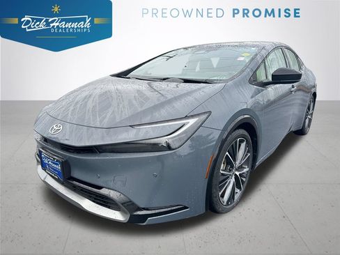 Used 2023 Toyota Prius XLE FWD image 1