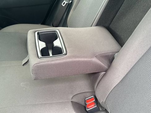 Used 2024 Toyota RAV4 LE AWD/4WD image 34