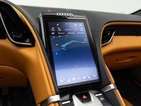 Certified 2025 Ferrari Roma Spider RWD image 27