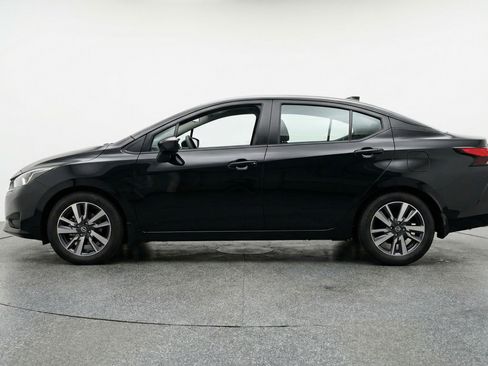 Used 2025 Nissan Versa SV image 5