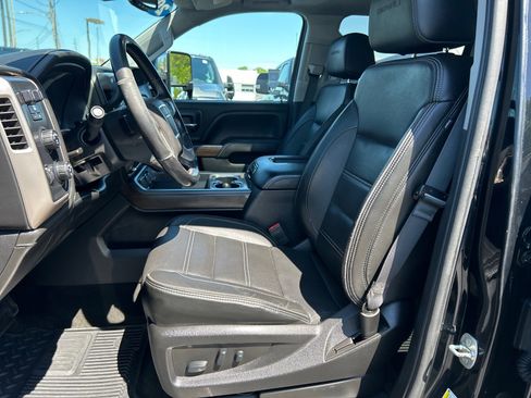 Used 2018 GMC Sierra 1500 Denali w/ Denali Ultimate Package AWD/4WD image 9