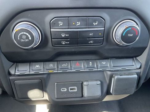 Used 2022 Chevrolet Silverado 1500 Custom image 34