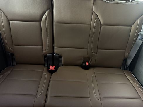 Used 2024 Chevrolet Suburban High Country w/ Advanced Technology Package image 18