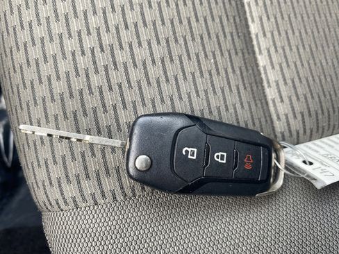 Used 2017 Ford F150 XLT AWD/4WD image 22