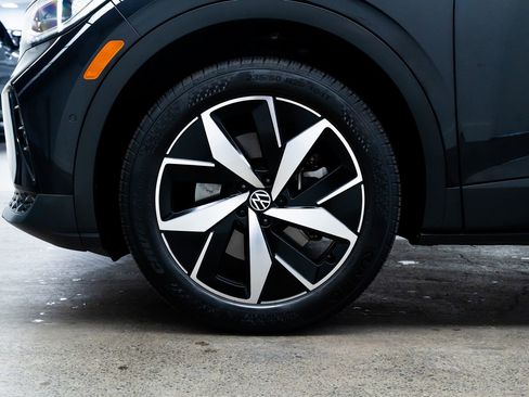 Used 2023 Volkswagen ID.4 Pro S AWD/4WD image 7