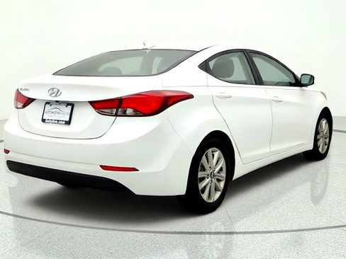 Used 2016 Hyundai Elantra SE w/ Option Group 02 FWD image 5