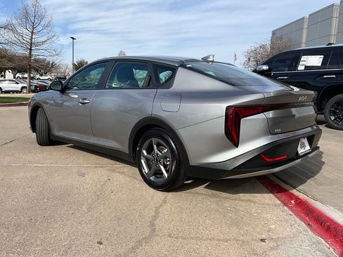 Used 2025 Kia K4 LXS image 8