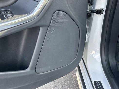 Used 2018 Volvo V60 T5 Cross Country w/ Convenience Package image 15