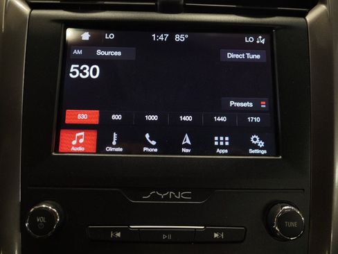 Used 2019 Ford Fusion SE FWD image 25