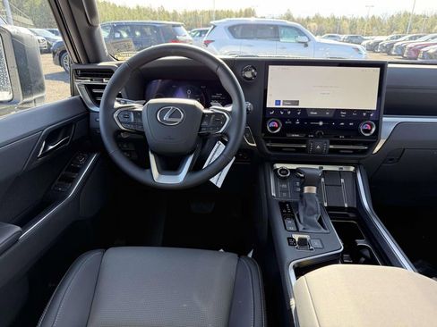 New 2026 Lexus GX 550 image 8