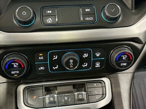 Used 2023 GMC Acadia SLE w/ Driver Convenience Package AWD/4WD image 16