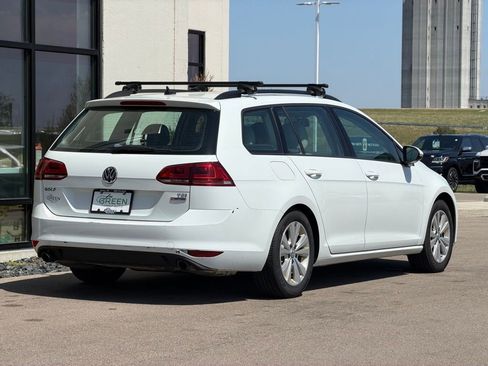 Used 2017 Volkswagen Golf S image 5