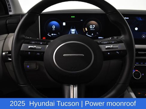 Used 2025 Hyundai Tucson SEL AWD/4WD image 13