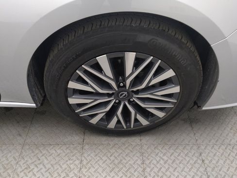 Used 2024 Nissan Altima 2.5 SV image 31