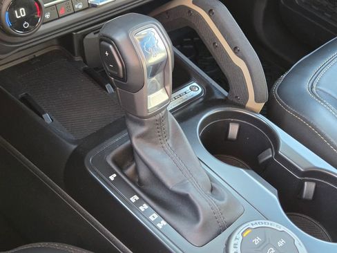 Used 2025 Ford Bronco Badlands AWD/4WD image 31