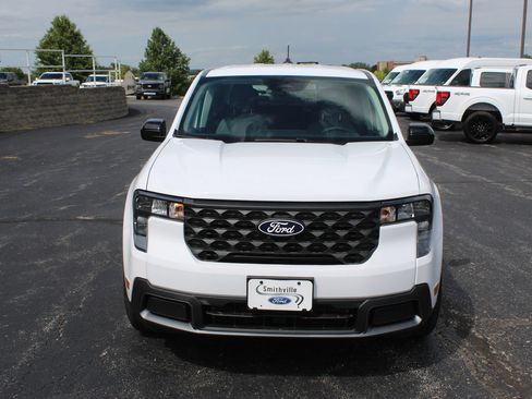 New 2025 Ford Maverick XLT w/ XLT Luxury Package FWD image 8