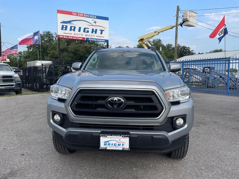Used 2021 Toyota Tacoma SR5 AWD/4WD image 1