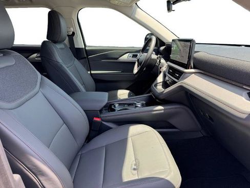 Certified 2025 Ford Explorer Active w/ Active Comfort Package RWD image 15