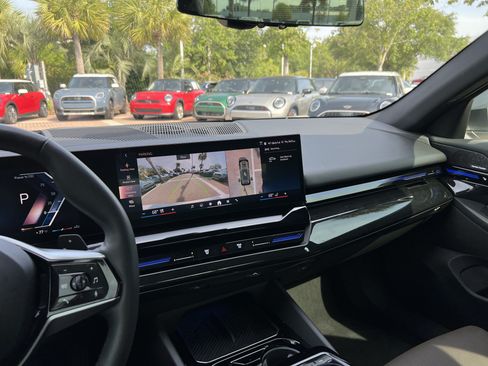 Certified 2024 BMW 530i RWD image 30