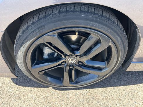 Used 2016 Honda Accord Sport image 8