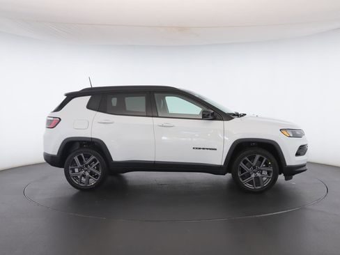 New 2026 Jeep Compass Limited w/ Sun, Sound & Navigation Group image 32