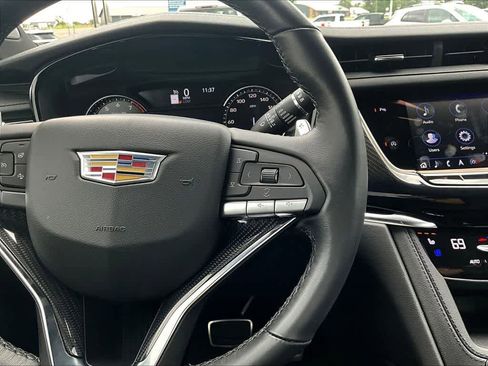 Used 2024 Cadillac XT6 Sport w/ LPO, Floor Liner Package AWD/4WD image 14