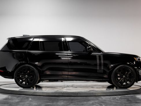 Used 2023 Land Rover Range Rover Long Wheelbase SE AWD/4WD image 14