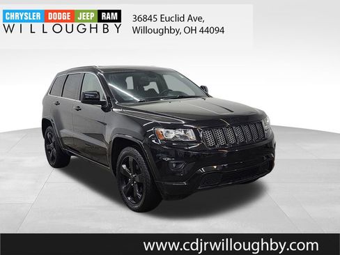 Used 2014 Jeep Grand Cherokee Altitude AWD/4WD image 3