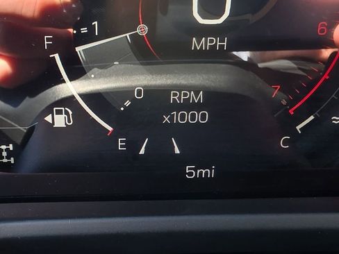 New 2026 GMC Acadia AT4 w/ Luxury Package AWD/4WD image 18